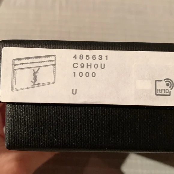 Saint Laurent - Picture 7 of 7